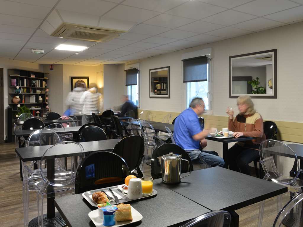 Hotel Kyriad Brive Ouest Ресторан фото
